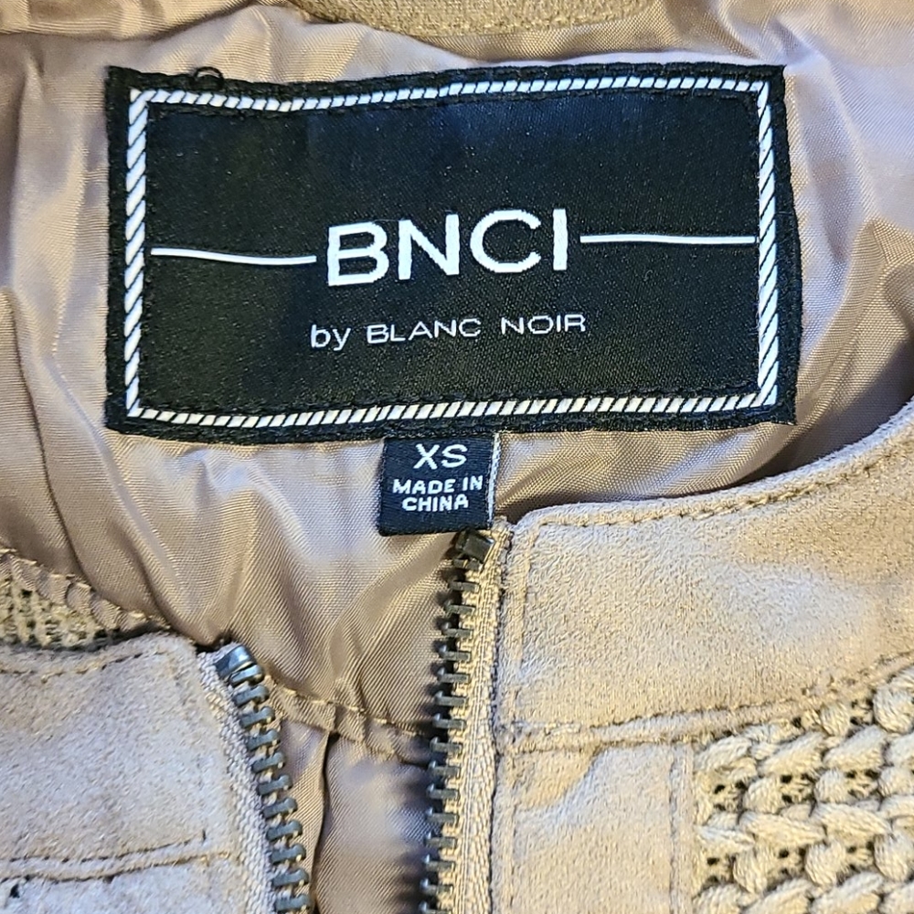 Jacket - Picture 4 of 4